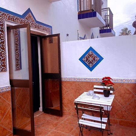 Hostal Guadalupe ตอร์เรโมลิโนส ภายนอก รูปภาพ
