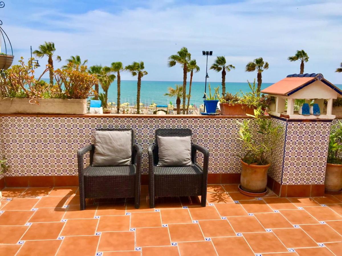 Hostal Guadalupe ตอร์เรโมลิโนส ภายนอก รูปภาพ