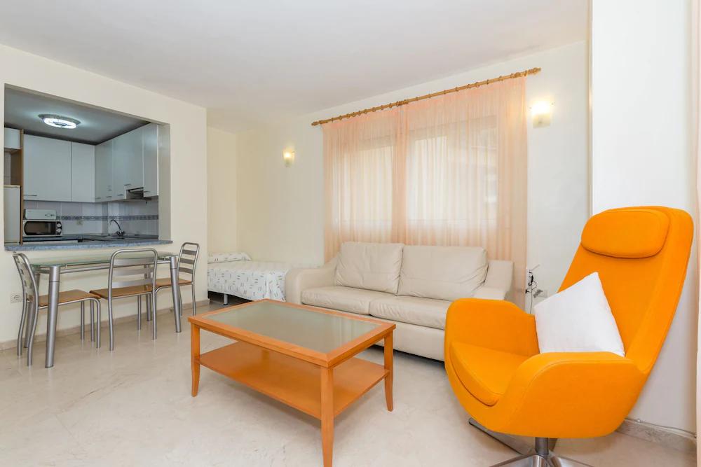 Hostal Guadalupe ตอร์เรโมลิโนส ภายนอก รูปภาพ