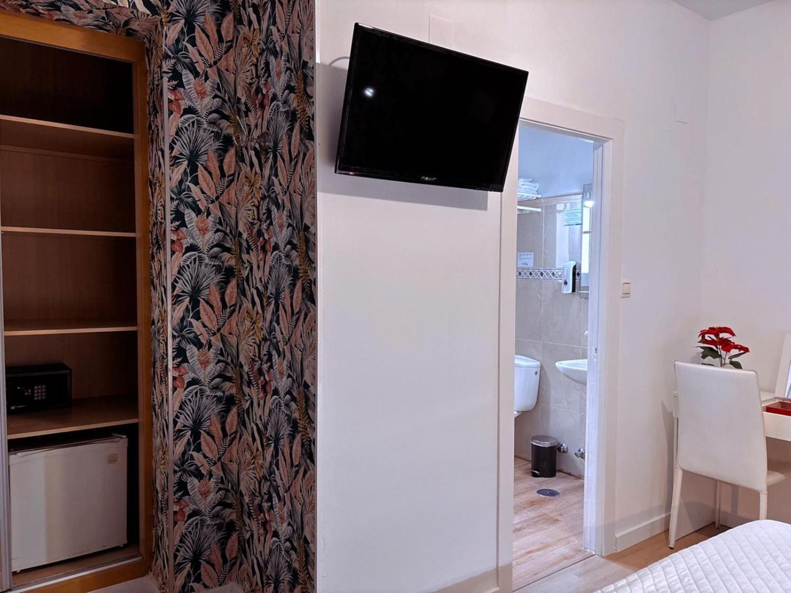 Hostal Guadalupe ตอร์เรโมลิโนส ภายนอก รูปภาพ