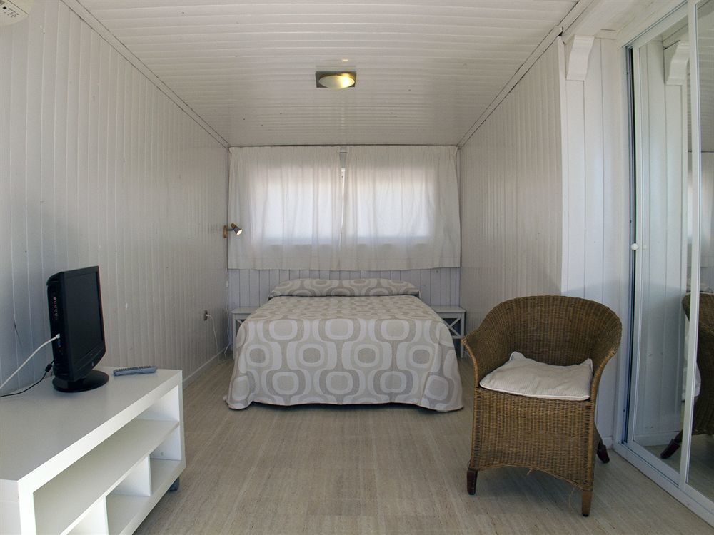 Hostal Guadalupe ตอร์เรโมลิโนส ภายนอก รูปภาพ